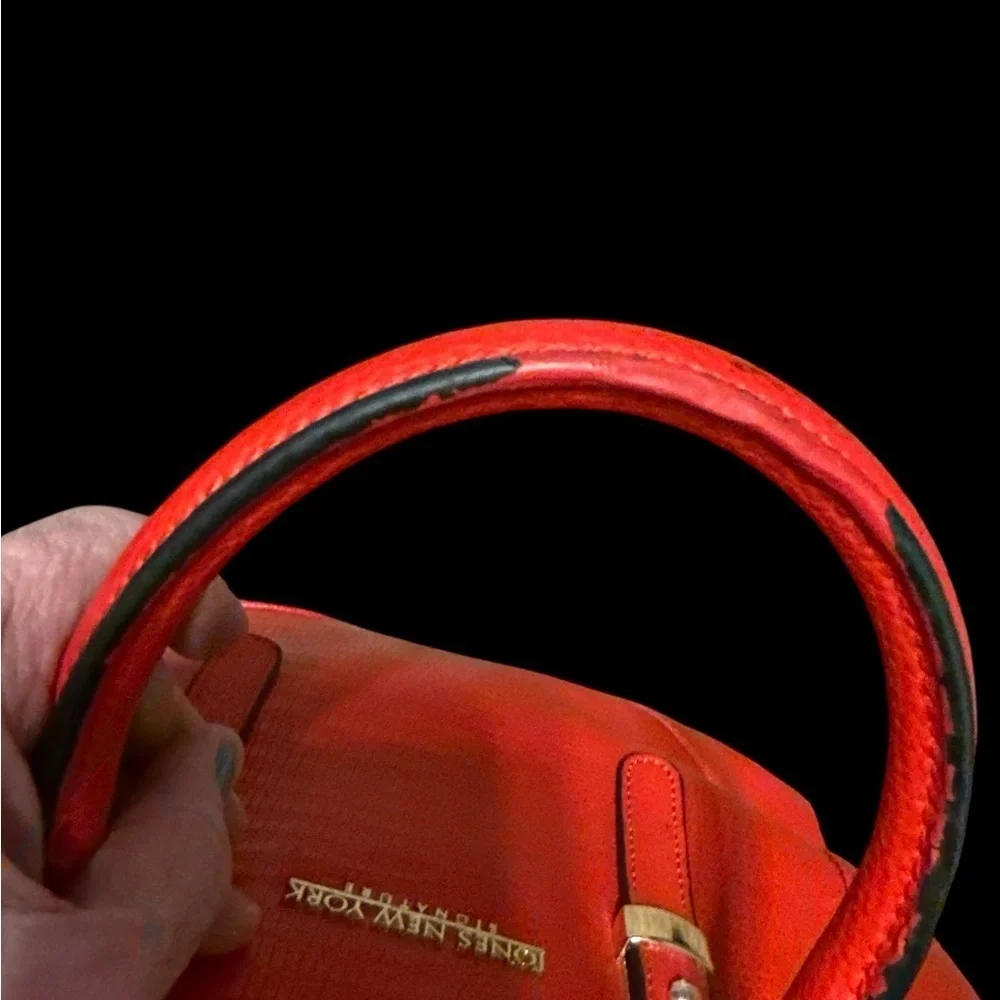 Jones New York Coral Leather Bag| Textured Tote | Gold Hardware |Statement Bag